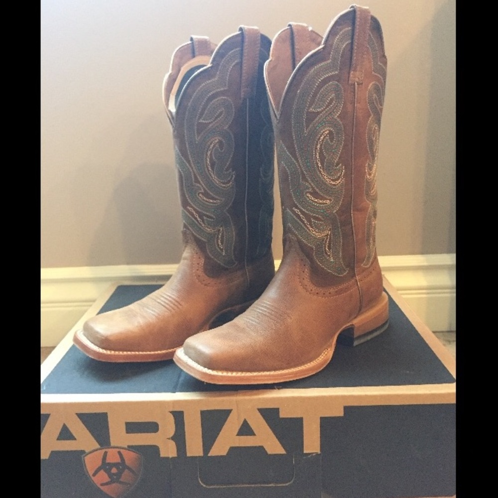 Ariat country square toe boots